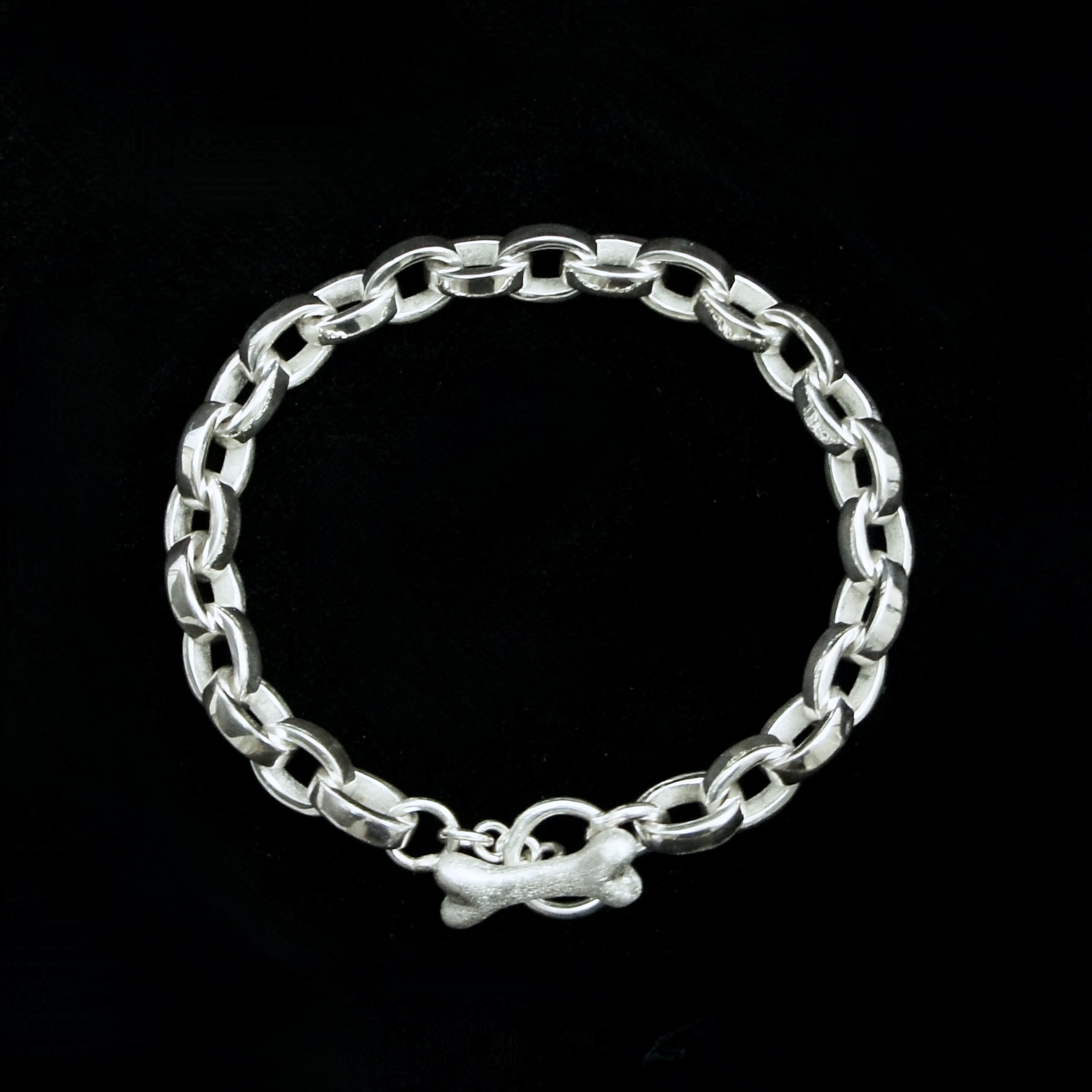 Mini Simple Oval Bracelet